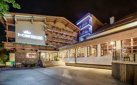 Kosis Sports Lifestyle Hotel